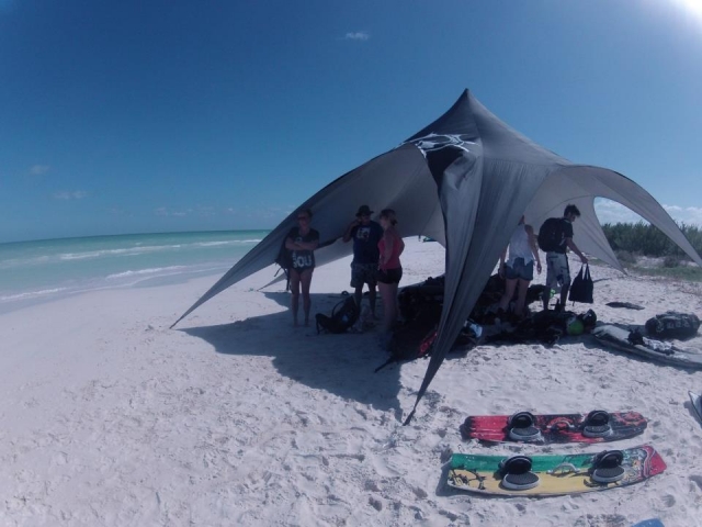  Camper sur la plage 